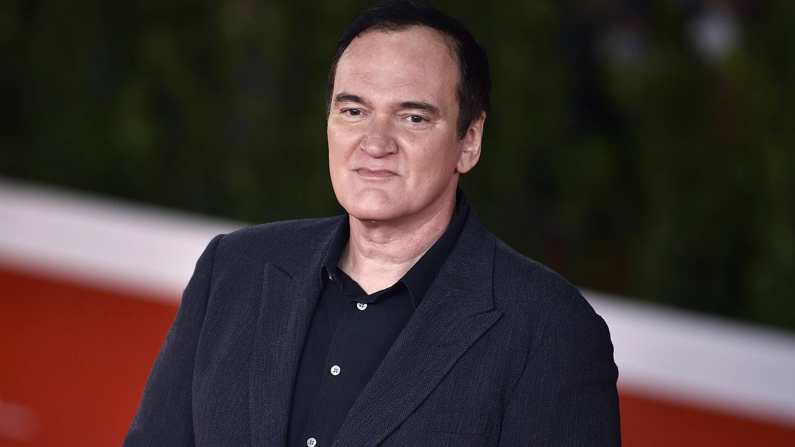 Tarantino'dan sahnede kahkaha tufanı, Londra'ya bomba gibi!