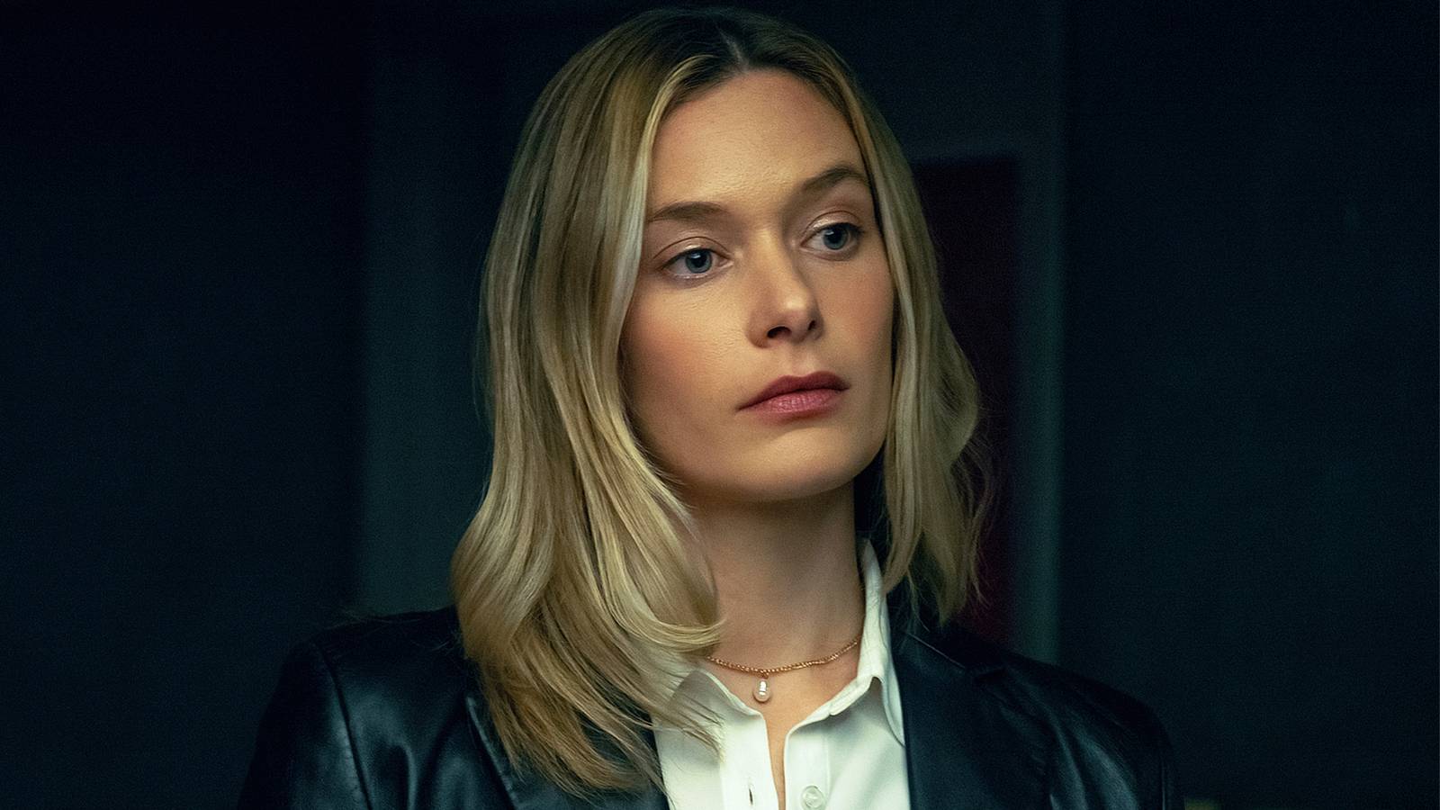 Neon ışıkları, karanlık sırlar, Tokyo'nun derinliklerinde kayboluş