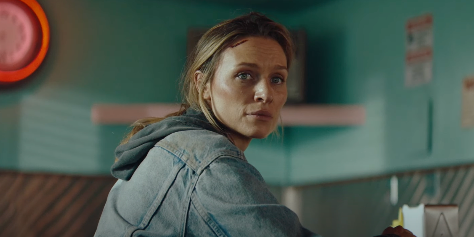 Paralel gerçeklikler, aile bağları ve umut arayışı