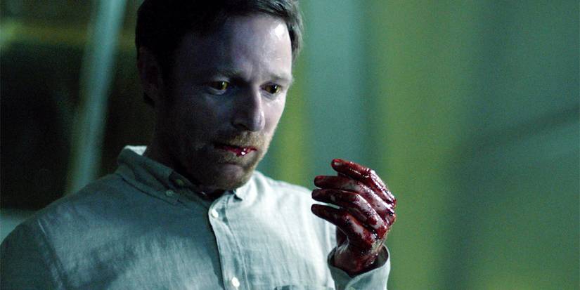 Büyülü dünyalara yolculuk başlıyor, karanlık fantezi yükseliyor