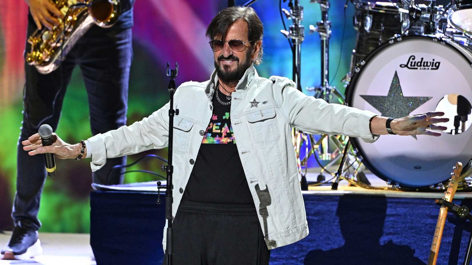 Geçmişin yankısı, sadece birkaç yüz gülüyor şimdi