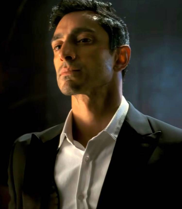 Hayallerin peşinde koşan genç adamın komik yükselişi