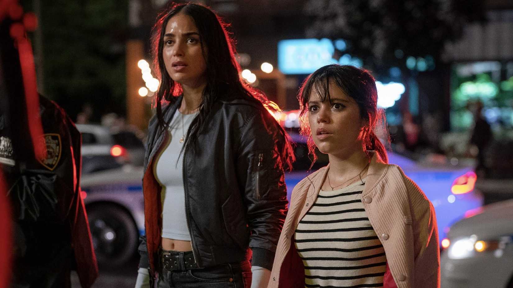 Korku, hayal kırıklığı, nostalji ve parodi karışımı bir seri