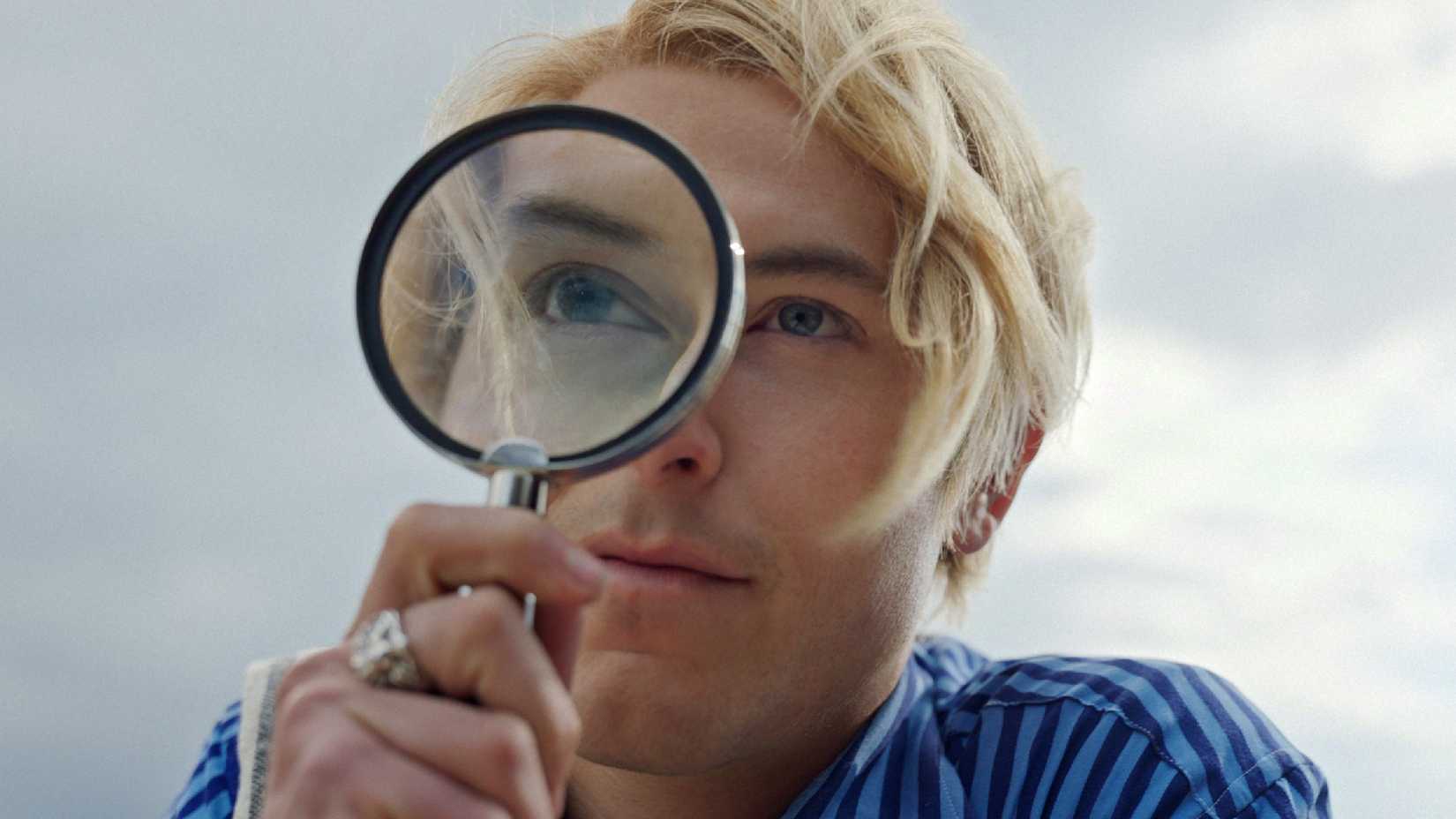 Şıklık, kibir ve hayatta kalma dürtüsü karışımı bir imaj