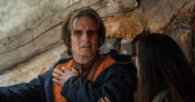 Korku yükseliyor, kasaba kan ağlıyor, Sarı Adam geri dönüyor