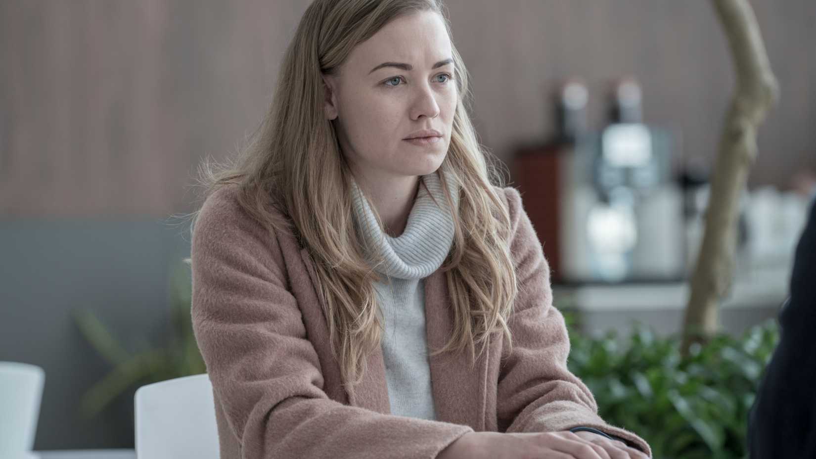 Kızıl elbise, umutsuzluk ve direnişin sembolü