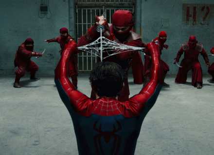 New York'ta gölgeler yükseliyor, Peter Parker tehlikede