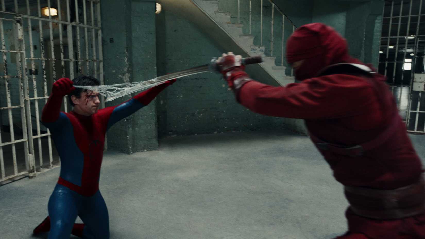 New York'ta gölgeler dans ediyor, Peter Parker tehlikede