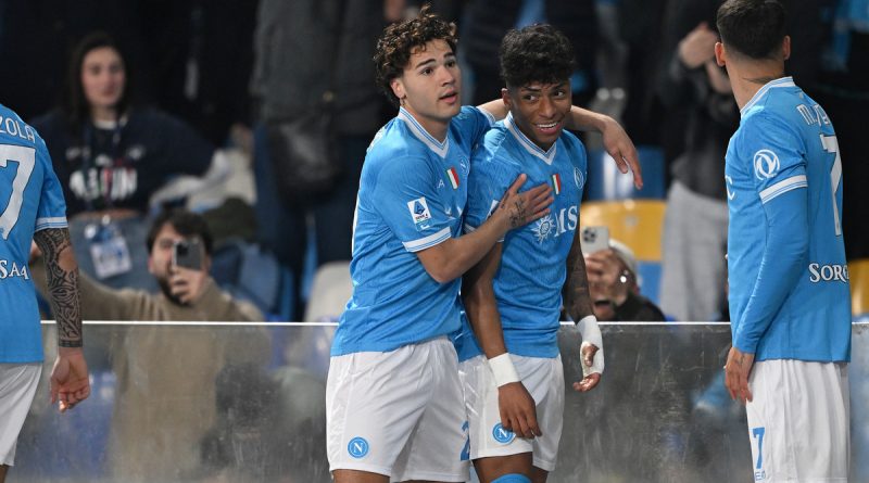 Neapolitano coşkusu: Kilit goller, şampiyonluk umudu yeşerdi!