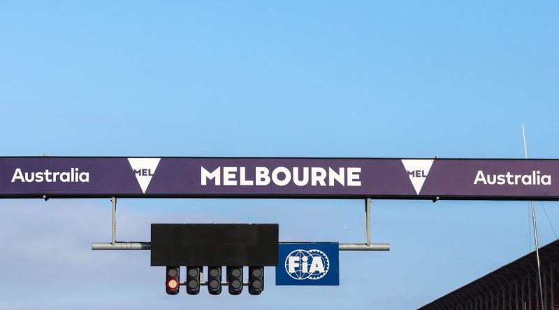 Pistte gergin bekleyiş, motorların sesi yükseliyor!