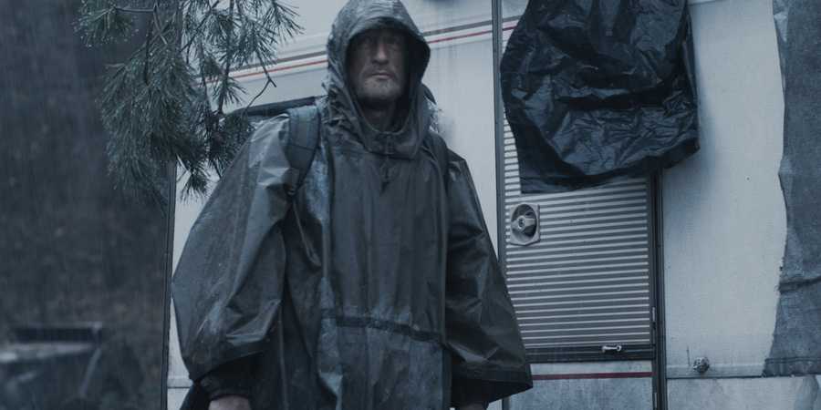 Karanlık sırlar, karmaşık zaman döngüleri, tüyler ürpertici bir atmosfer