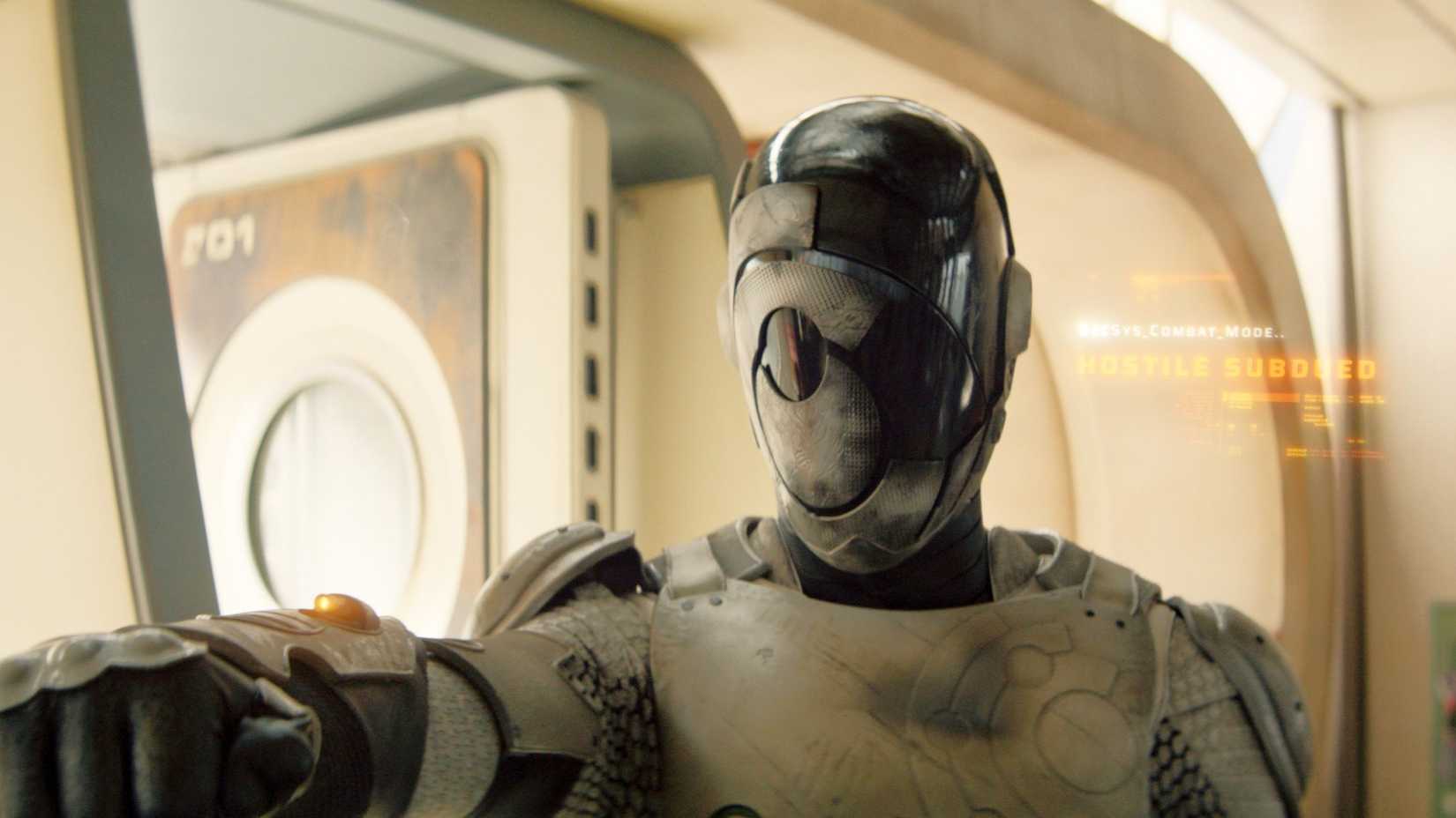 Robot yalnızlığı, neon ışıkları, geleceğin kasveti