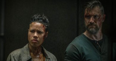 Derinlikli hikaye, etkileyici atmosfer, merak uyandıran dünya