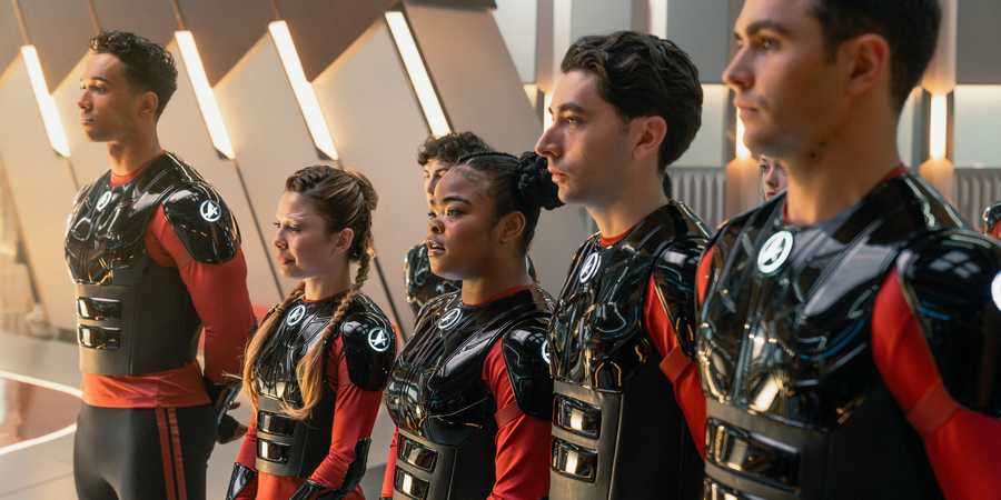 Eisenberg'e veda, Starfleet Academy'de Nog'un enerjisi yaşanıyor