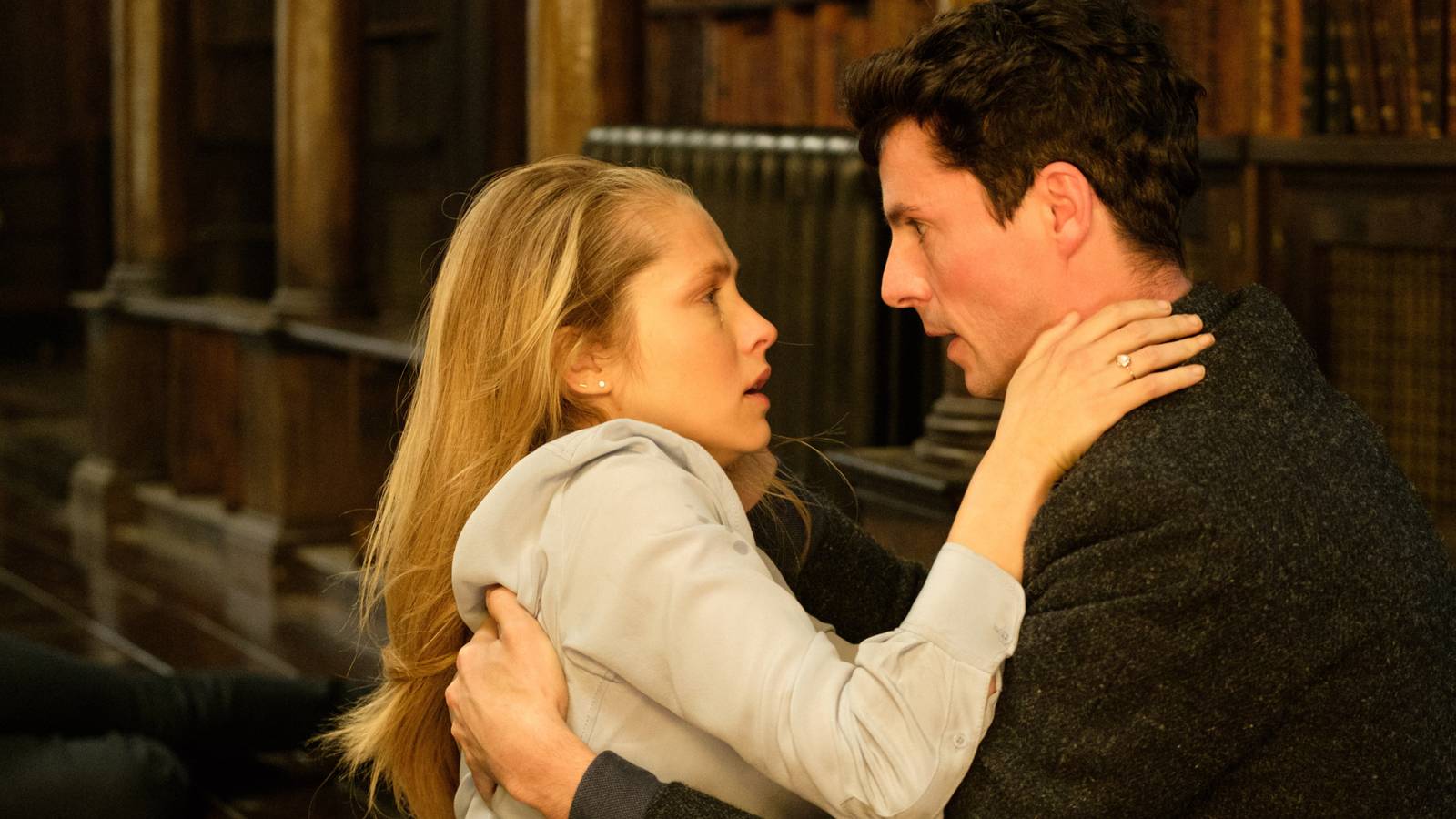 Büyülü dünyalar, yasak aşklar, kalpler fısıldıyor