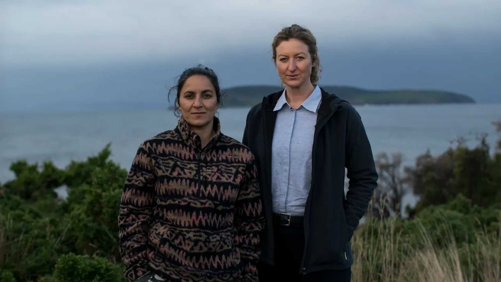 Kasaba sırlar saklıyor, Hemsworth peşinde