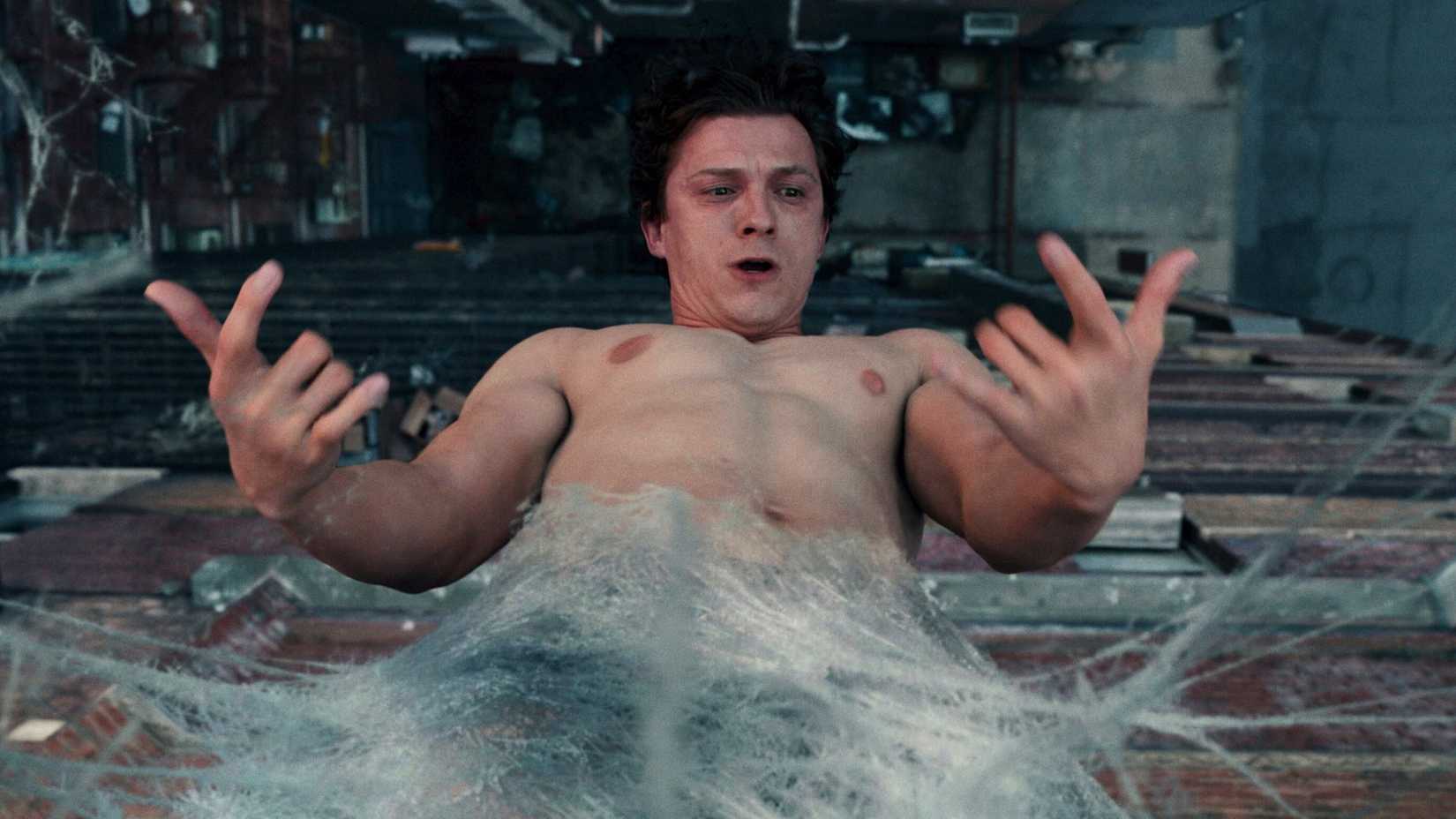 Kaderin ağları örülüyor, kahramanlık sınanıyor, dünya değişiyor