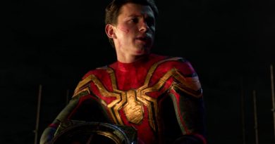 Avcı Kraven geldi, örümcek ağları sarsıldı, perde indi