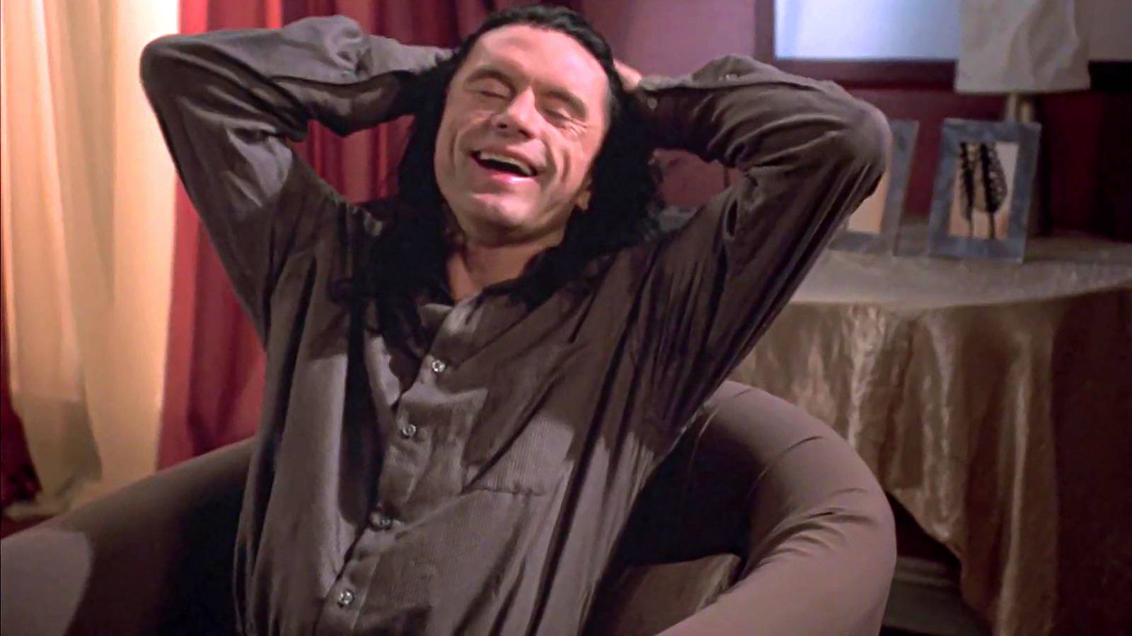 Yeniden çekim zorlu, Tommy Wiseau'nun etkisi hissediliyor