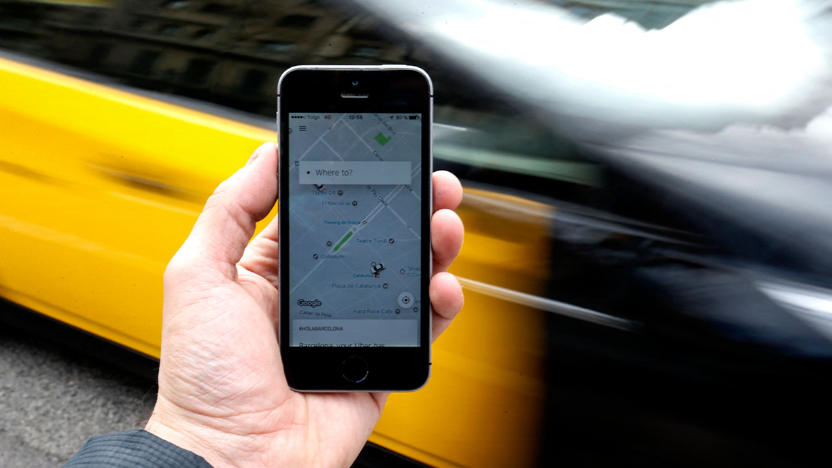 Güvenle seyahat et, kadın sürücüyle yola koyul