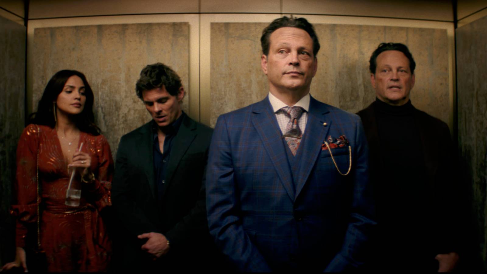 Zaman bükülen gangsterler, absürt komedi, geleceğe yolculuk