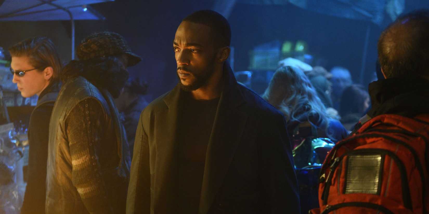 Neon ışıklar, distopik gelecek, siber uzayın derinlikleri