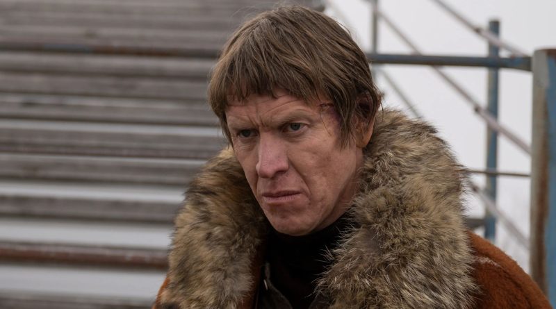 Kış, suç, gerilim; karanlık hikayeler Hulu'da!