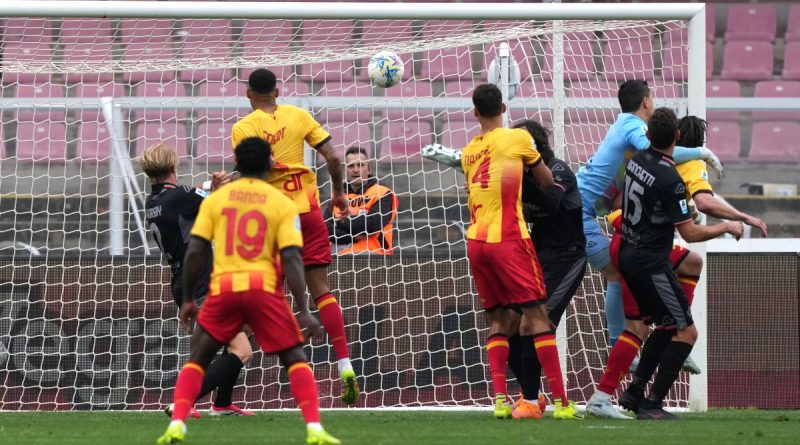 Lecce rahat nefes aldı, Cremonese umutlarını kaybetti