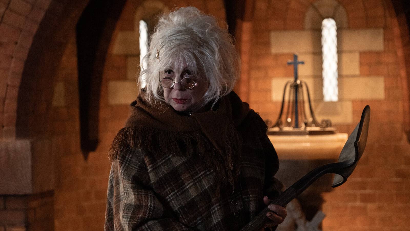 Beklenti yüksekken, Palm Royale'in ekranlara veda etmesi şok etti