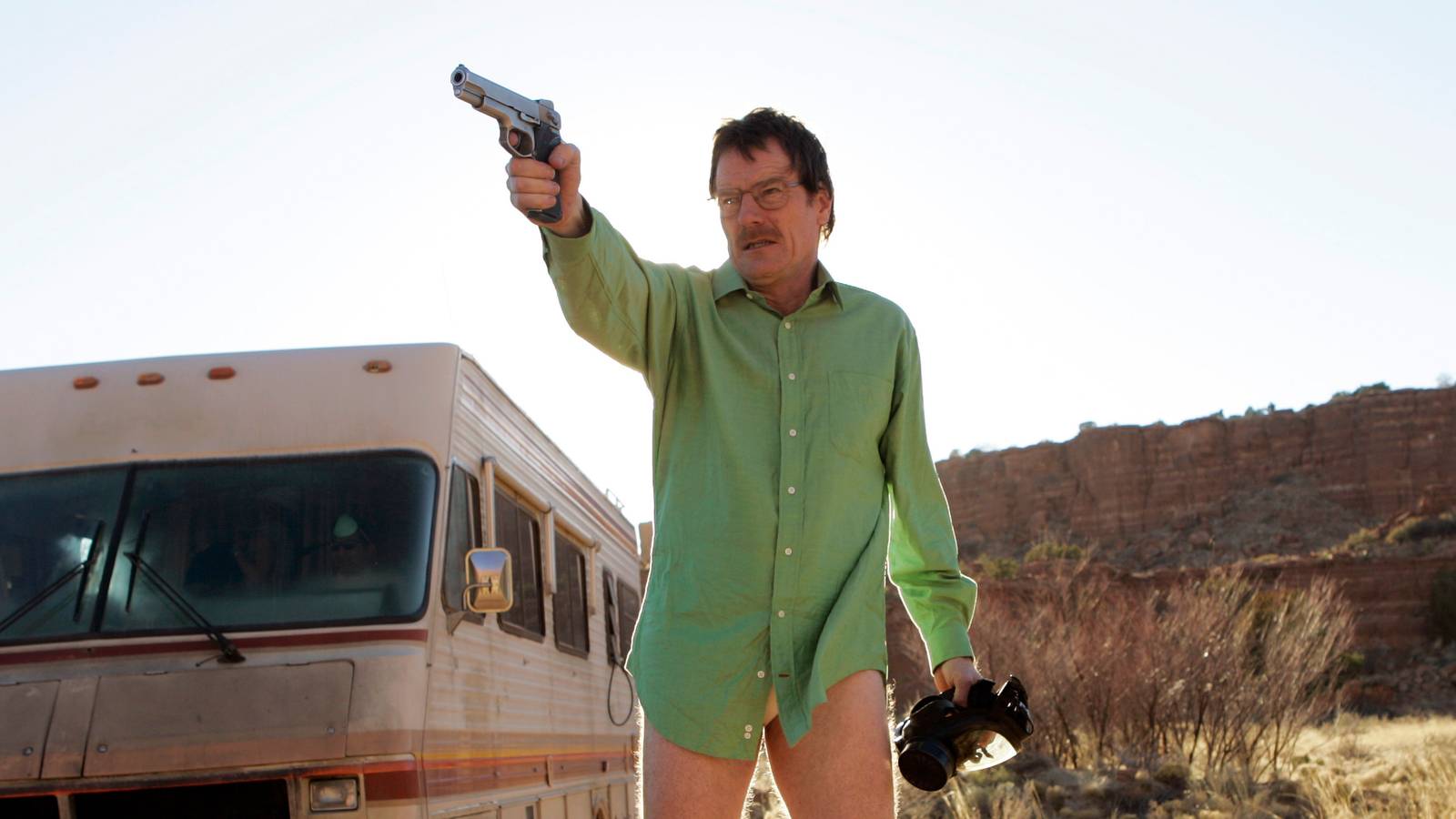 Hızlı diyaloglar, gerilim ve medya eleştirisi