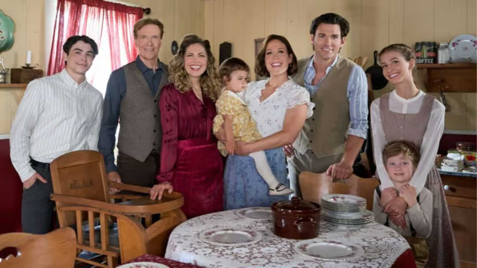 Sahne şovunda yumurta kostümüyle eğlenceli anlar yakalandı!