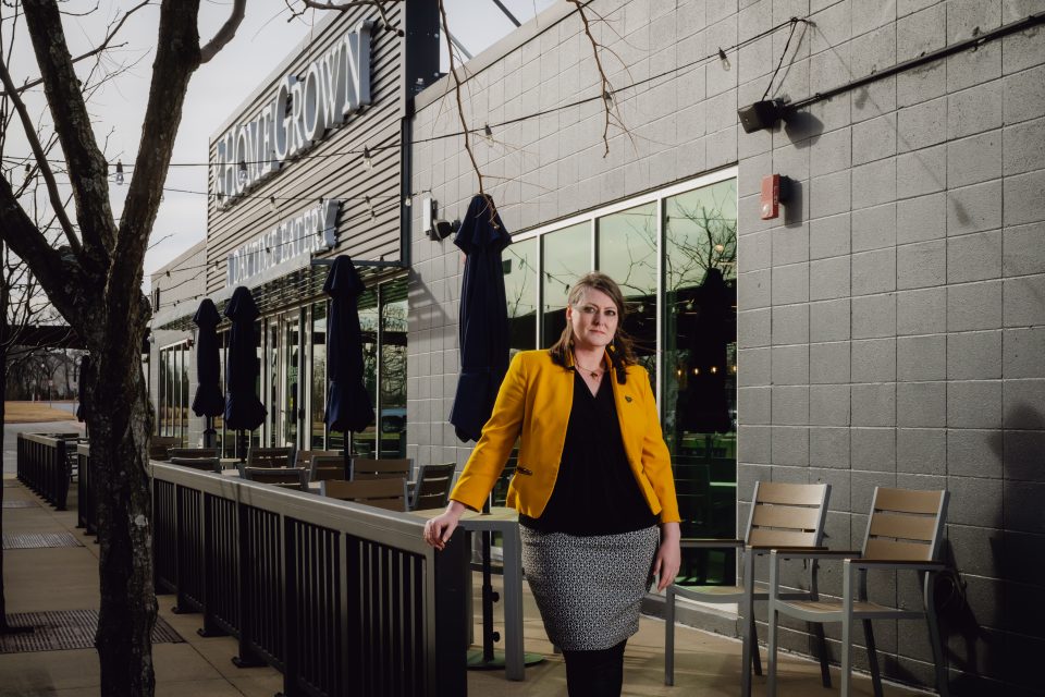 Hızla değişen yüzler, umut ve endişe iç içe