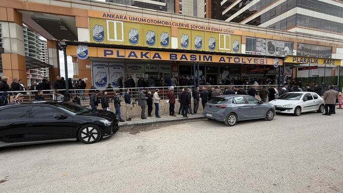 Plaka değişimi telaşı, son günlerde vatandaşları harekete geçirdi