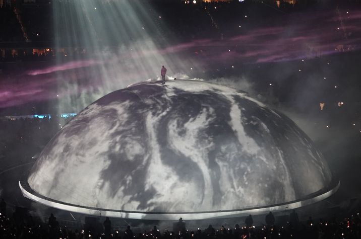 Sahne gerilimi tırmandı, yıldız öfkelendi, İstanbul'e doğru!