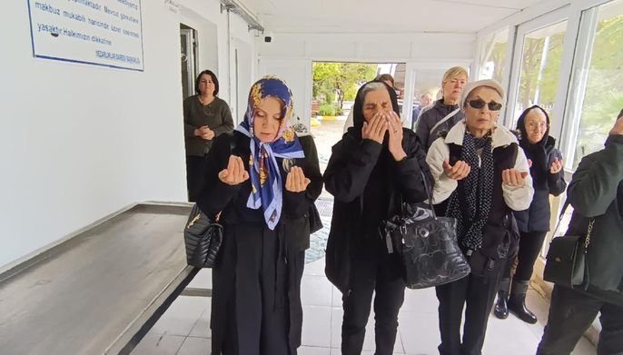 Vedaya ağrı, anılara saygı, sonsuzluğa bir veda