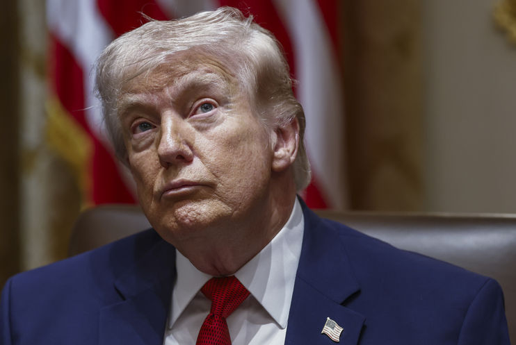 Saldırgan sözler, müzik yıldızı ve siyasi çekişme