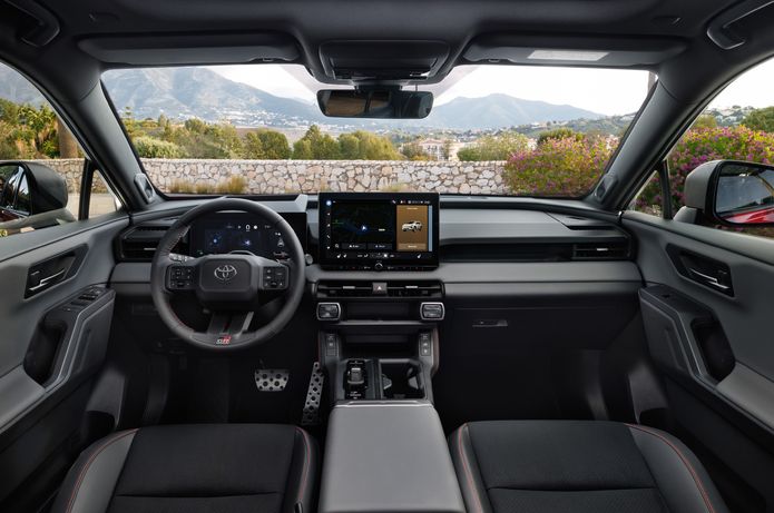 Yeni RAV4: Daha güçlü tasarım, akıllı teknoloji, iddialı gelecek