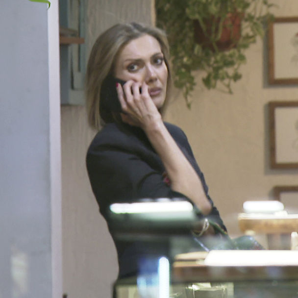 Kamera objektiflerinden kaçış, Etiler trafiğinde telaş