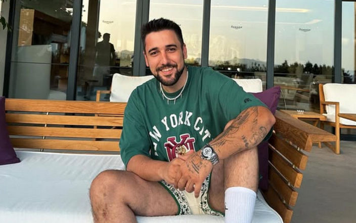 Gülüşü tarif edilemez, mutluluk böyle yakışır!