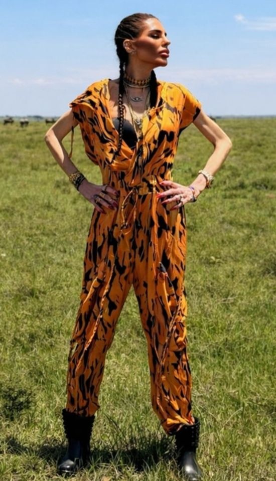 Alışverişte yakalandı, telefonla konuştu, formda görünüyor