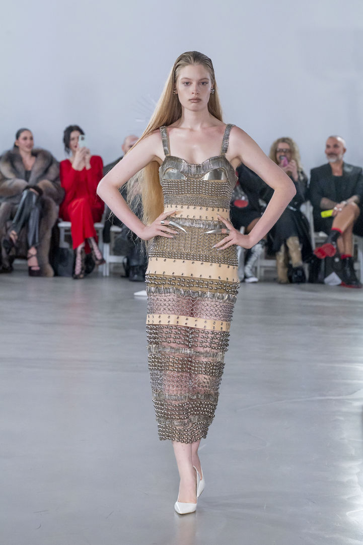 Lüks hayat, yalnızlık ve kimlik arayışı