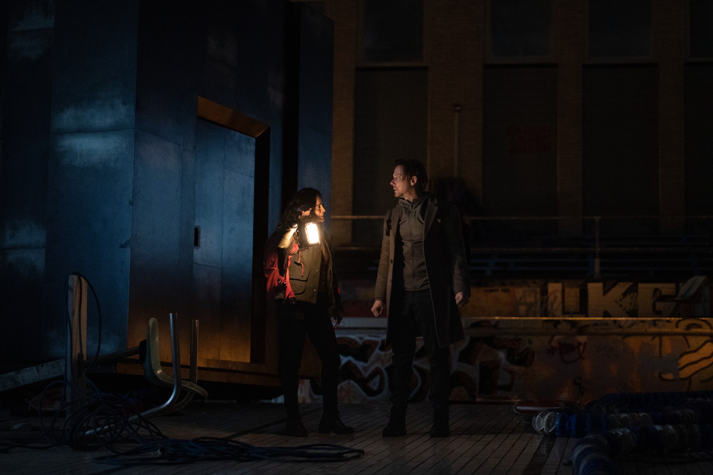 Çoklu evren, gerilim, bilim kurgu heyecanı başlıyor!