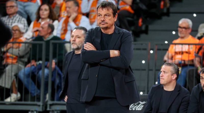 Hakem kararları tartışmalı, Ataman soyunma odası istedi