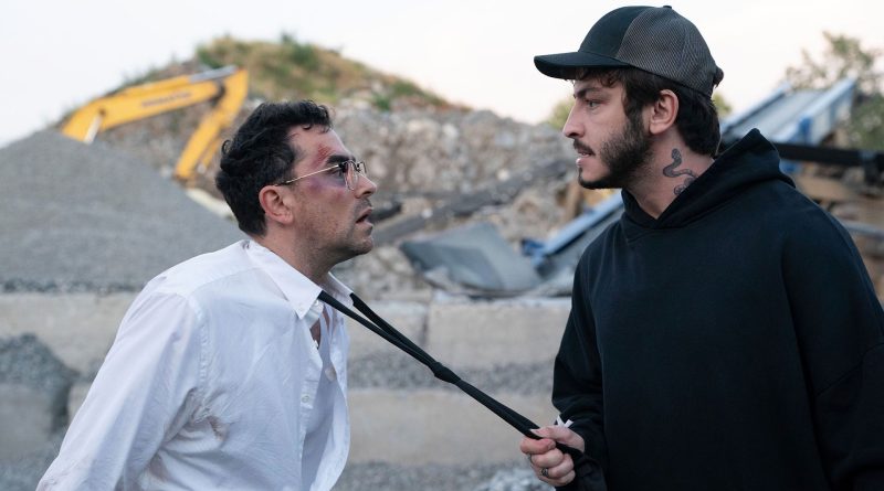 Kaotik komedi, beklenmedik ittifaklar, aile sırları yüzleşme