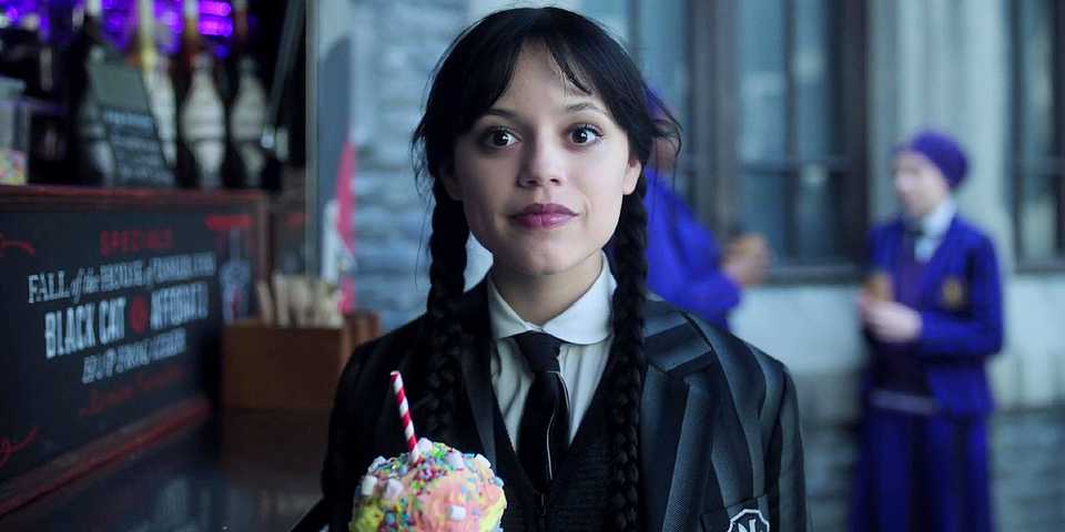 Addamslar genişliyor, karanlık aile bir araya geliyor!