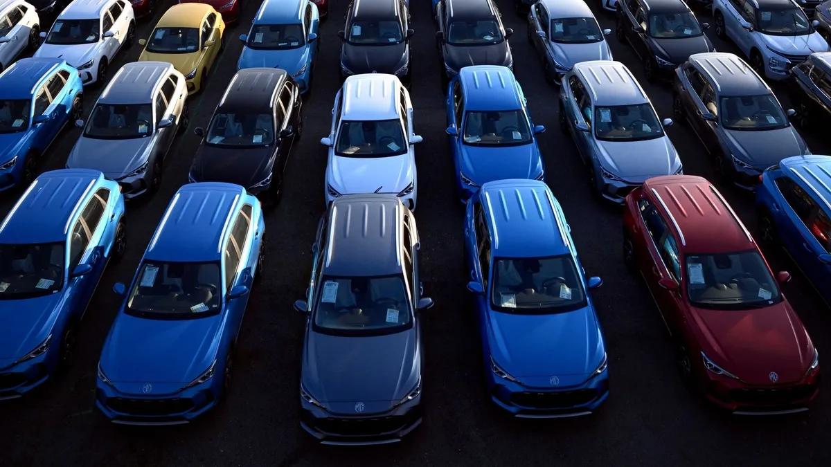 Satışlar düştü, rekabet kızıştı, zirvede Clio kaldı