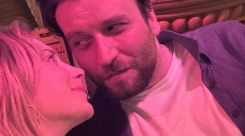 Aşk dolu anlar, iki yıl geçmiş gibi durmuyor