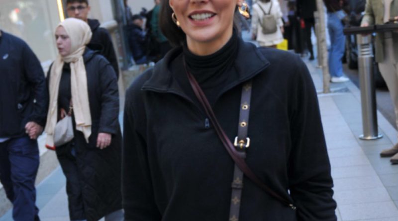 Gülümseyen bakışlar, Nişantaşı'nda bir an yakalandı