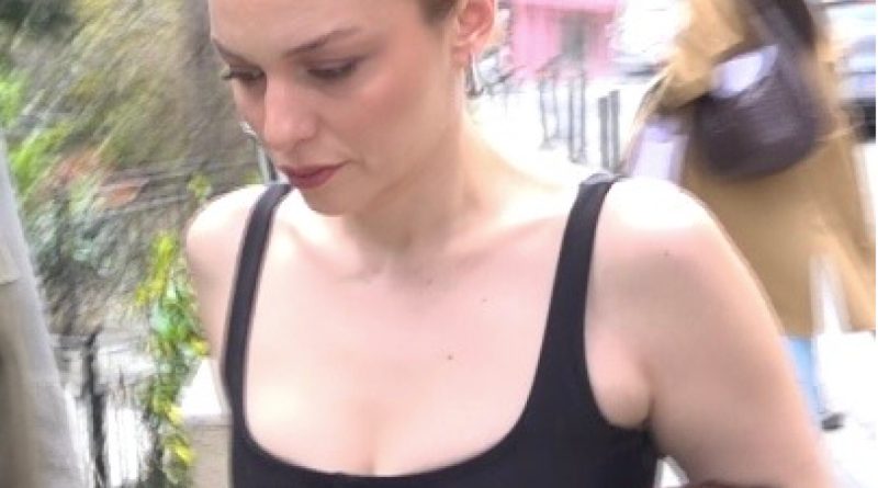 Bebek'te objektife yakalandı, sorulara sessizce yanıt verdi