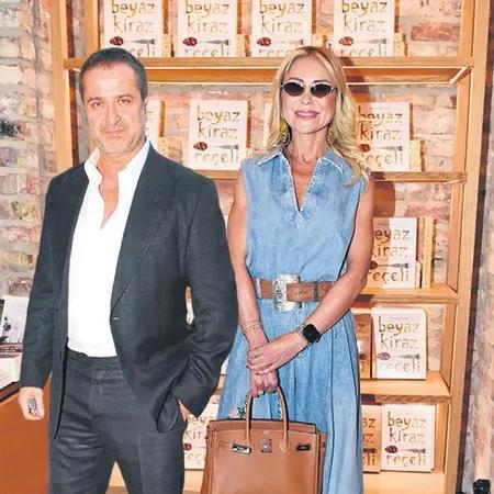 Gözler üzerindeyken, samimi mi yoksa sadece bir dostluk mu?